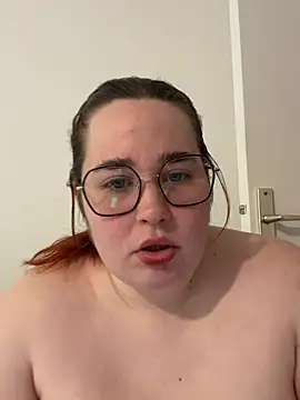 Miss_pow_bi_93 live cam on StripChat