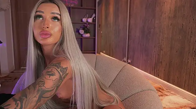 ArianaXO_ live cam on StripChat