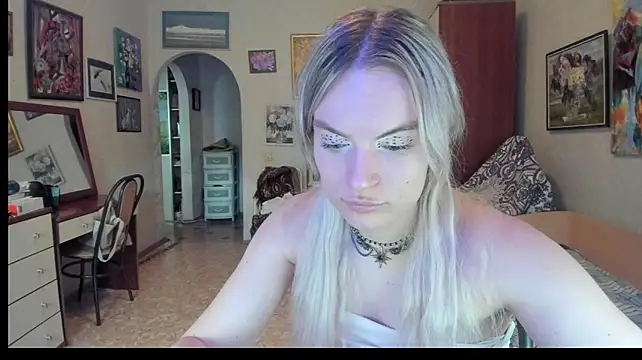 milliKira006 live cam on StripChat