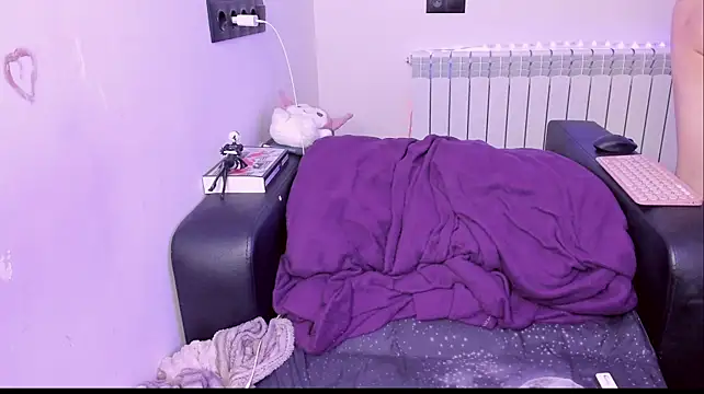 Lyricca live cam on StripChat