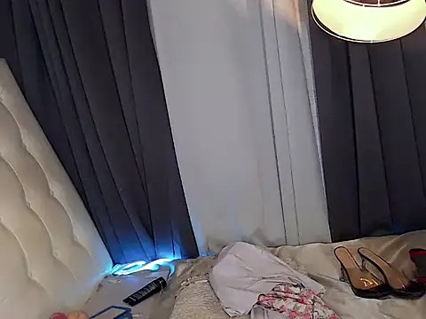Foxxy_Barbie live sex cam