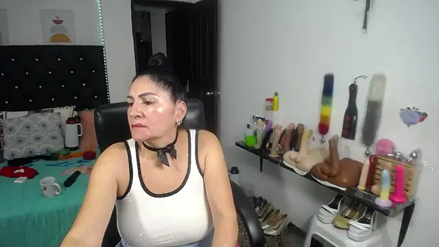 mature_bigboobs10 live cam on StripChat