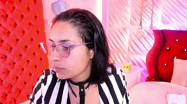 Roxanne_Han live cam on StripChat
