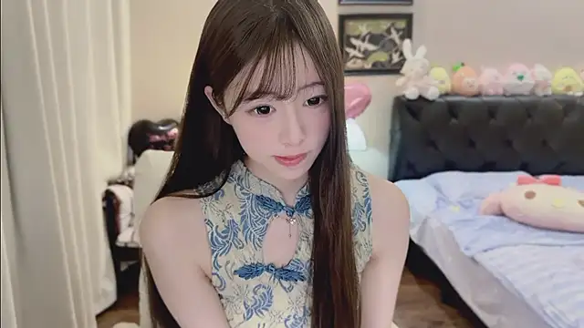 Evacute-top live cam on StripChat