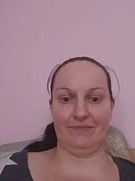 BustyLadyAlma live cam on StripChat