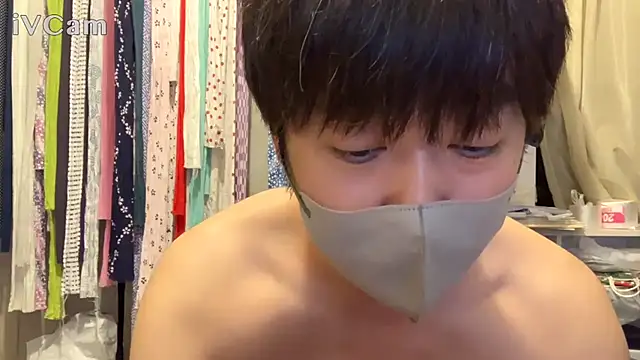 kuroi_kaseijin live cam on StripChat