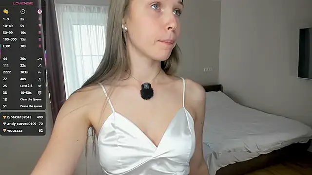 CherrylHolme live cam on StripChat