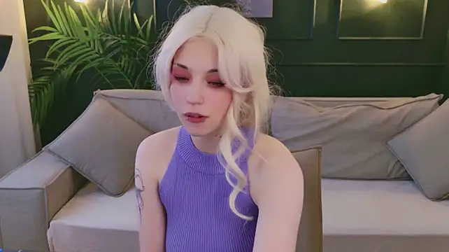 ScarletHarley live cam on StripChat