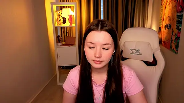 RileyBloomss live cam on StripChat