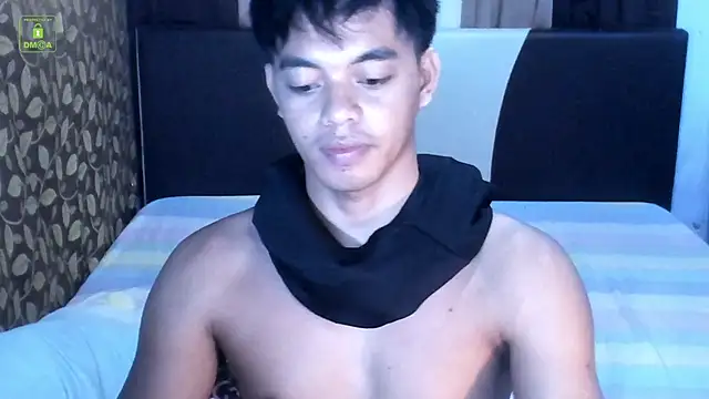 Crazyasiancum1 live cam on StripChat