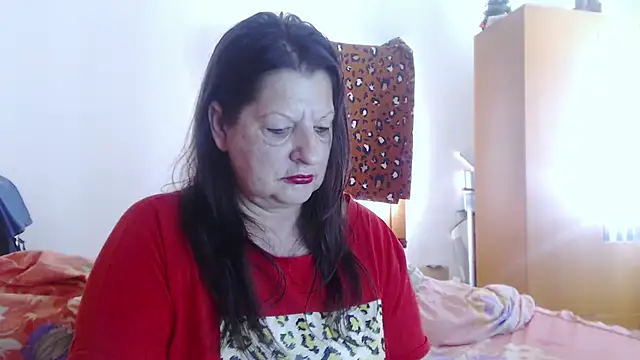 ExtasyMature live cam on StripChat