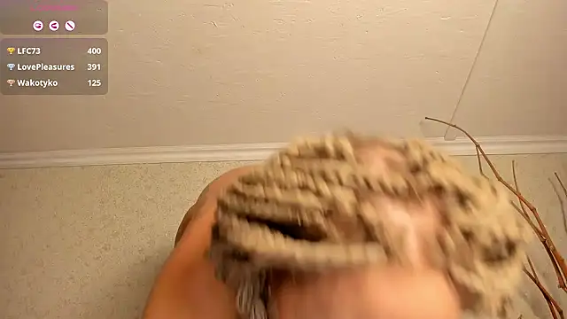 SimonaMartin live sex cam