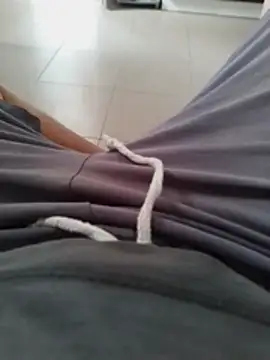 yur87 live cam on StripChat