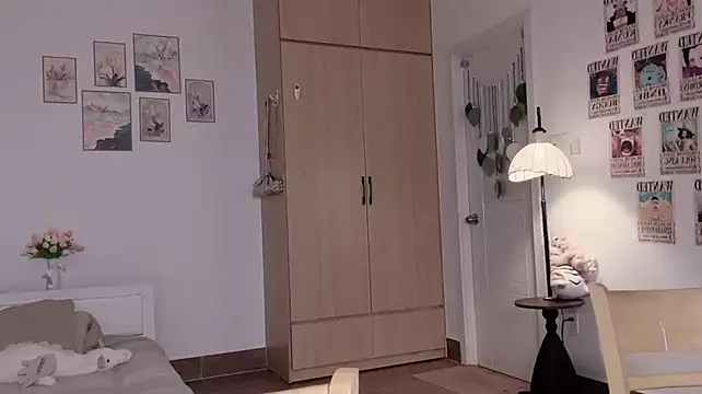 MiniSize_vn live cam on StripChat