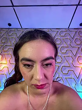 MelanyyJhonson15 live cam on StripChat