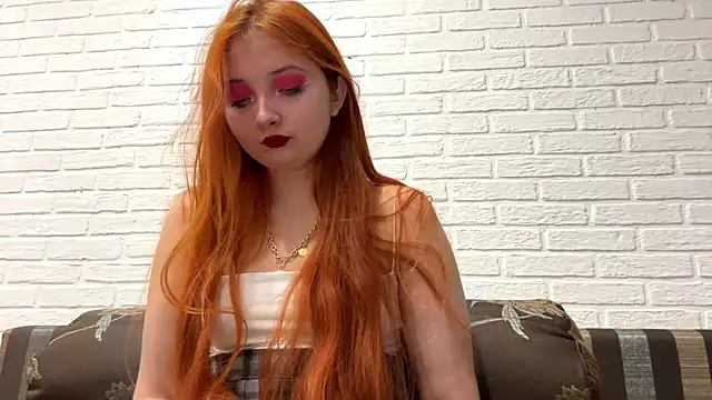 AinyJuly live cam on StripChat