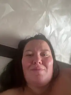 SunnyLeila2101 live cam on StripChat