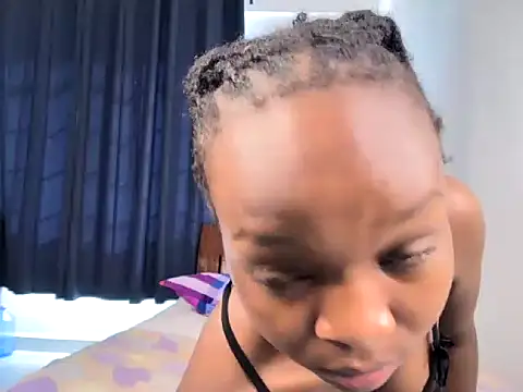 luna5babe live cam on StripChat