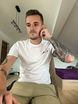 Huge_cock22cm live sex cam