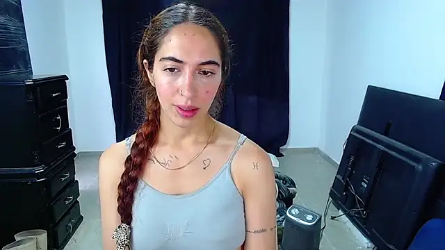 MariamGray1 live cam on StripChat