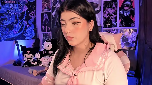 LanaKyutt live cam on StripChat