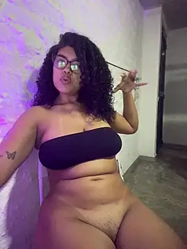 Kittybrown18 live cam on StripChat