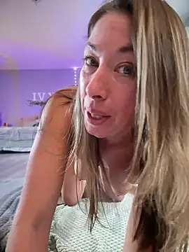MiraKisss live sex cam