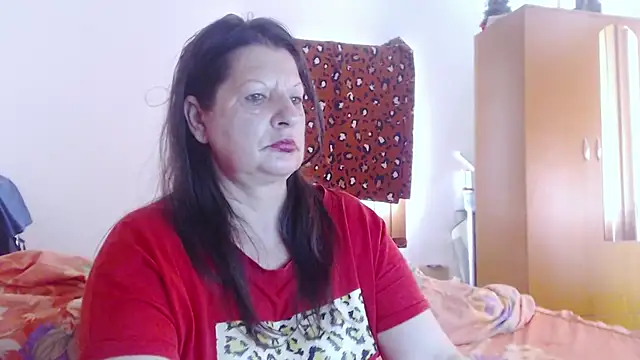 ExtasyMature live cam on StripChat