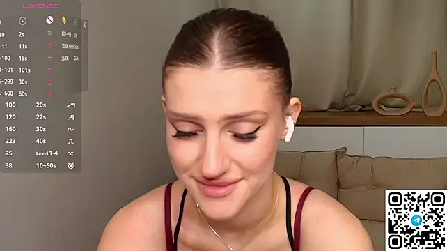 Skinny_Alice live cam on StripChat
