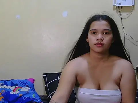 TwinityX live cam on StripChat