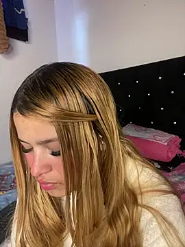 hanna_khaleesii live cam on StripChat