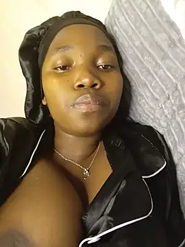 EbonyBabe020 live cam on StripChat
