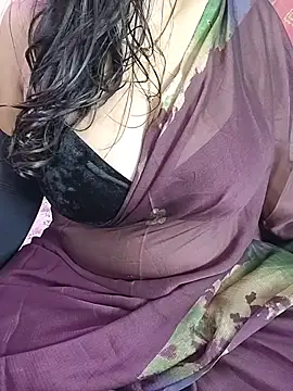 _in_v_a_n_i_ll_a live cam on StripChat