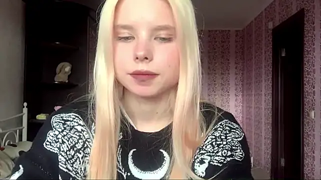 EdwinaDespres live cam on StripChat