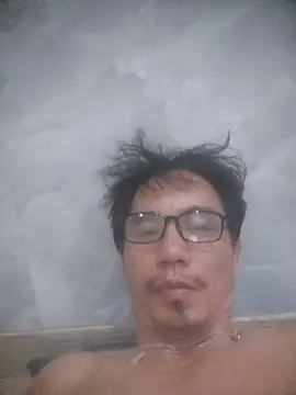traiwe06 live cam on StripChat