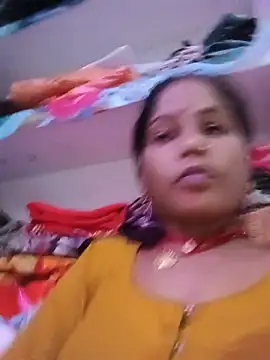 CHANDNi_700 live cam on StripChat