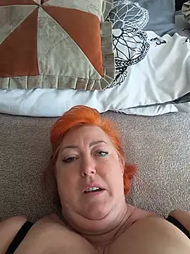 MissSilken live sex cam