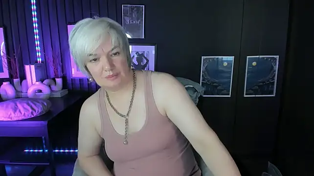 CarmenSoft live cam on StripChat