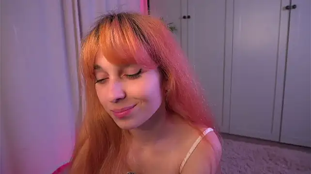 tgirlfoxy live cam on StripChat