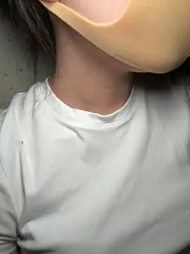 minami_room live cam on StripChat