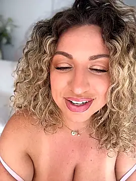 miamellycious live cam on StripChat