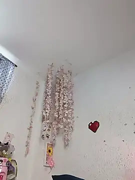 Kuutar live cam on StripChat