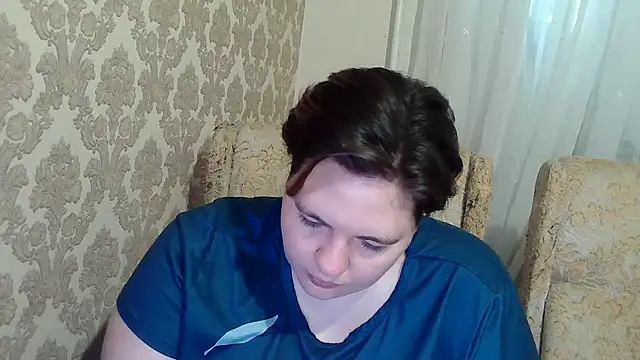 EmmaXKristall live cam on StripChat