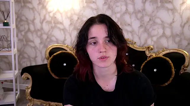 CassandraGold live cam on StripChat