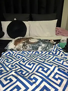 Nicole_bash live cam on StripChat