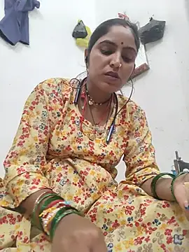 Radha_bhabi live cam on StripChat