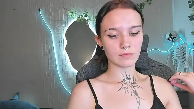 Elastikisss live cam on StripChat