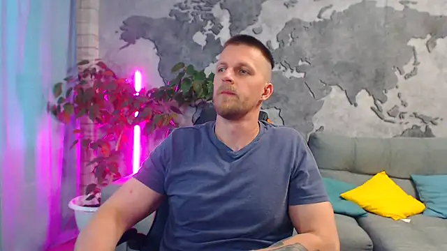 VikingChrisss live cam on StripChat