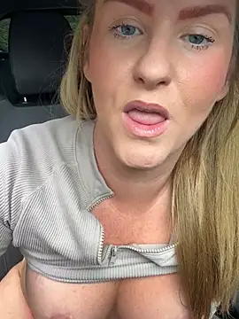 CharleighBaker live cam on StripChat