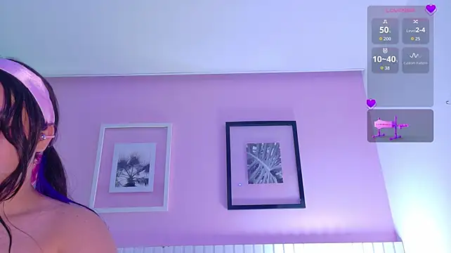 emma_smile live cam on StripChat